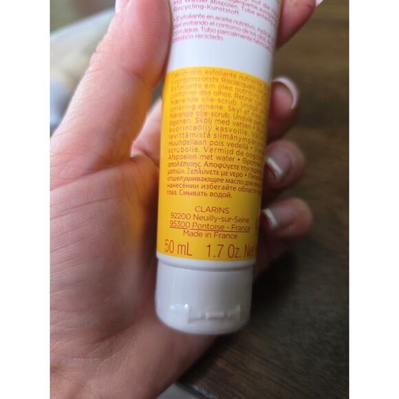 Comfort Scrub by Clarins for Women - 1.7 oz Scrub - Picture 9 of 16